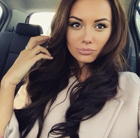 В Москве я доступна для тебя, чтобы снять все напряжение и окунуться в мир наслаждения. Мои услуги – настоящее искусство, которое ты никогда не забудешь. 💋
У меня есть все, что нужно, чтобы сделать нашу встречу незабываемой – страсть, нежность и безграничную энергию. Я умею создавать атмосферу полного релакса, чтобы ты чувствовал себя особенным. Мои возможности не ограничены – глубокий минет, классический секс, массаж, ролевые игры... Все, что тебе захочется! 😉
Отзывы моих клиентов говорят сами за себя – они описывают меня как прекрасную, сексуальную и настоящую сладкую сказку. Каждая моя фотография – это гарантия моей реальности и красоты.
Я жду встречи с тобой, чтобы сделать твои самые сокровенные мечты и фантазии реальностью. Встречайте меня в Москве, и мы раскроем вместе новые грани удовольствия. 💫💫💫 Вера